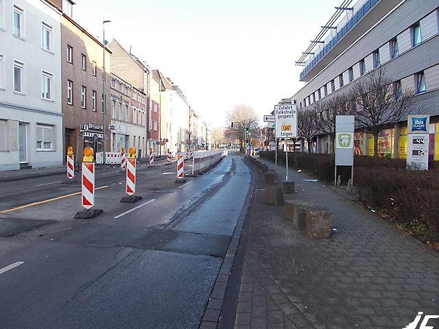Bild 1 - Fahrtrichtung Ost - Baustellenbeginn