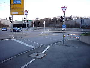 Flughafentunnel-Einfahrt